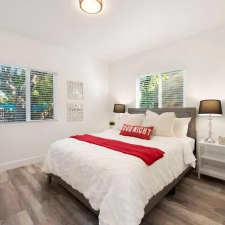 Central 2Br 1Ba & Arcade Crib In The Heart Of Sac